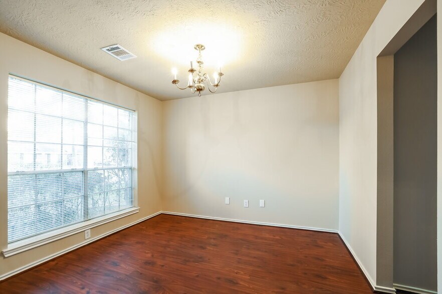 Building Photo - 5418 Trail Timbers Dr