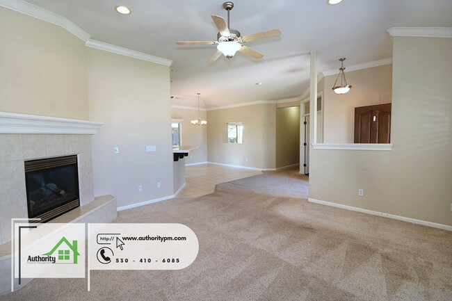Building Photo - 2631 Queens Way