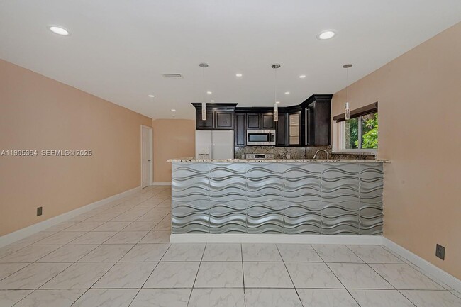 Building Photo - 401 SW 76th Terrace