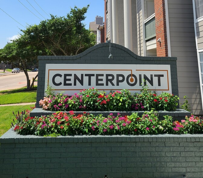 Building Photo - Centerpoint Apartments