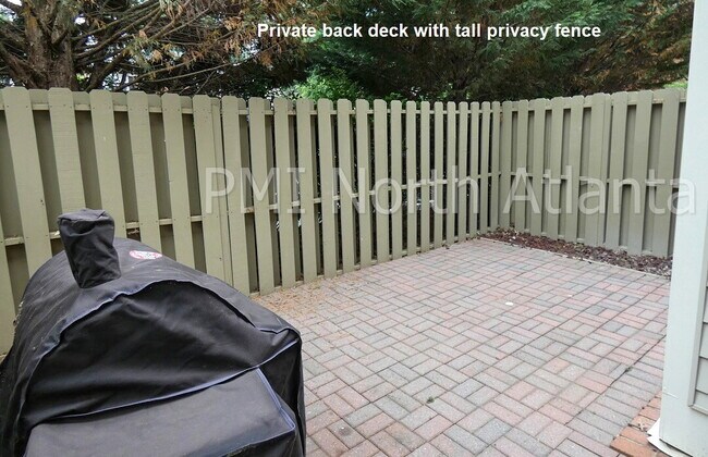 Building Photo - Now Available – Stunning 2-Bedroom Townhom...