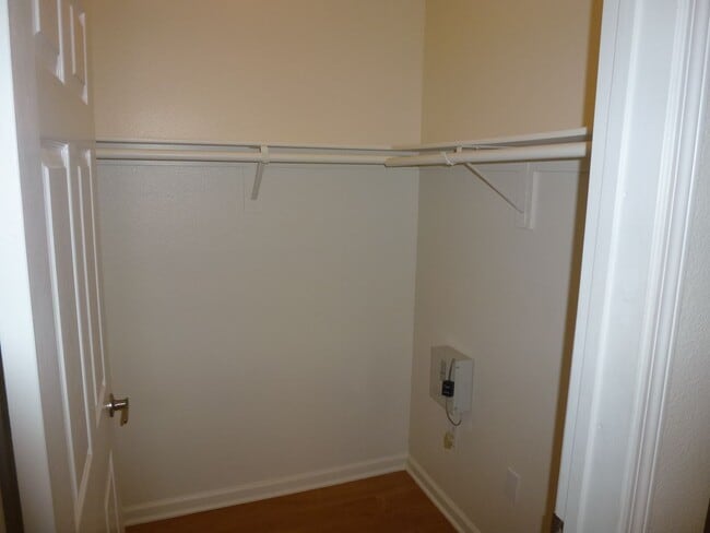 Building Photo - Beautiful Condominium in Gated Community i...