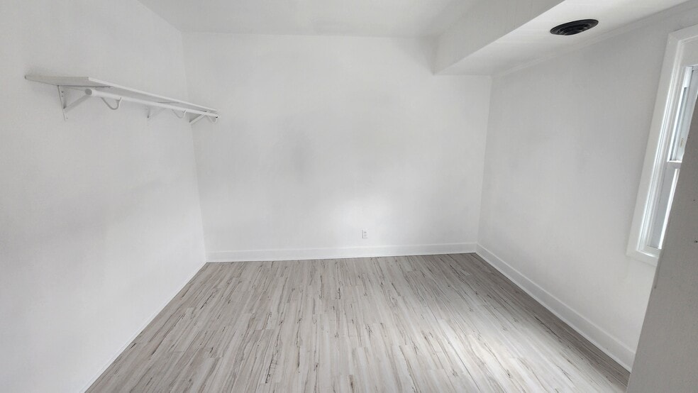 Building Photo - 42 W Main St