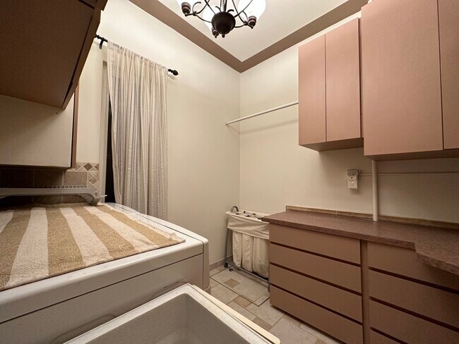 laundry room - 1700 N Windsor Dr