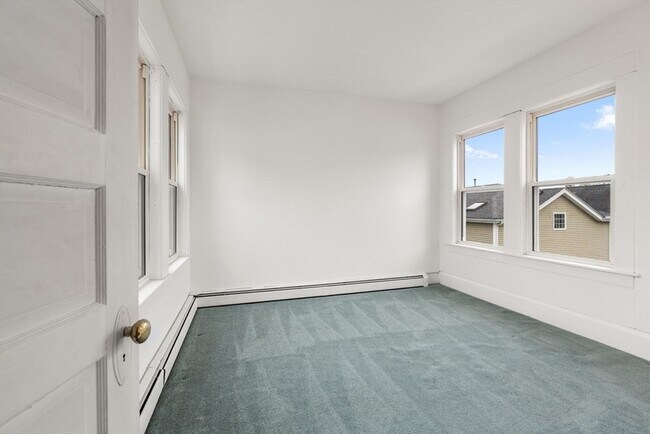Building Photo - 69 Nesmith St