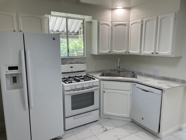 remodeled kitchen - 2935 Westwood Blvd