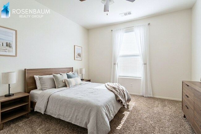 Building Photo - Beautiful 3-bedrooms, 2-baths home in the Stoneridge community!