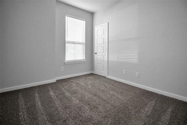 Building Photo - 4078 Estes Ct