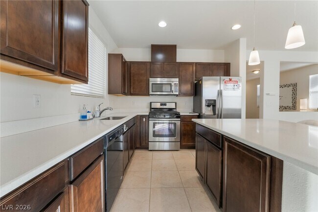 Building Photo - 8749 Spanish Ridge Ave