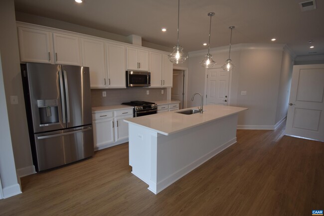 Building Photo - 129 Crabapple Ln