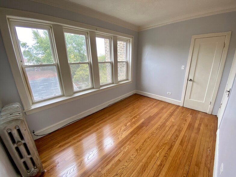 Building Photo - 7931 S Manistee Ave