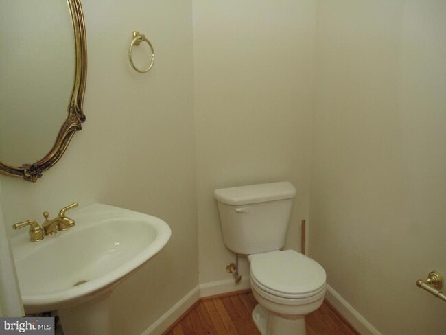 Building Photo - 8176 Skelton Cir