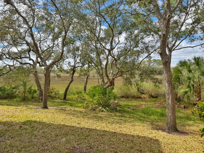 Building Photo - Newly Renovated Ground Floor 1 BR/1 BA Condo!