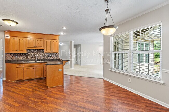 Building Photo - 845 Prairie Ln