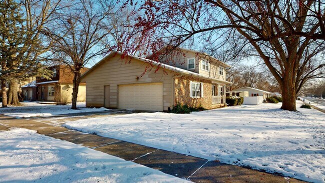 Building Photo - Available August 2026!  Beautiful Home in North Ames