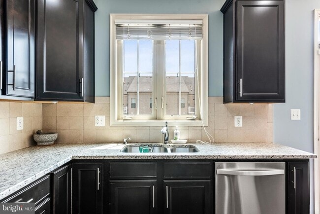 Building Photo - 23638 Sailfish Square