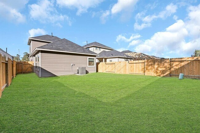 Building Photo - 333 Emerald Thicket Ln
