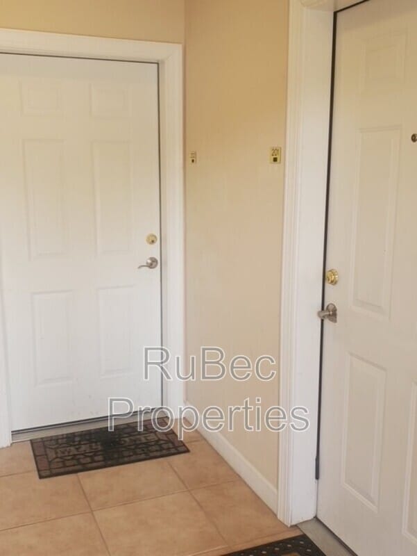 Building Photo - 1931 J N Pease Pl