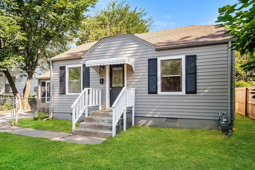 Building Photo - 6521 E 5th Pl