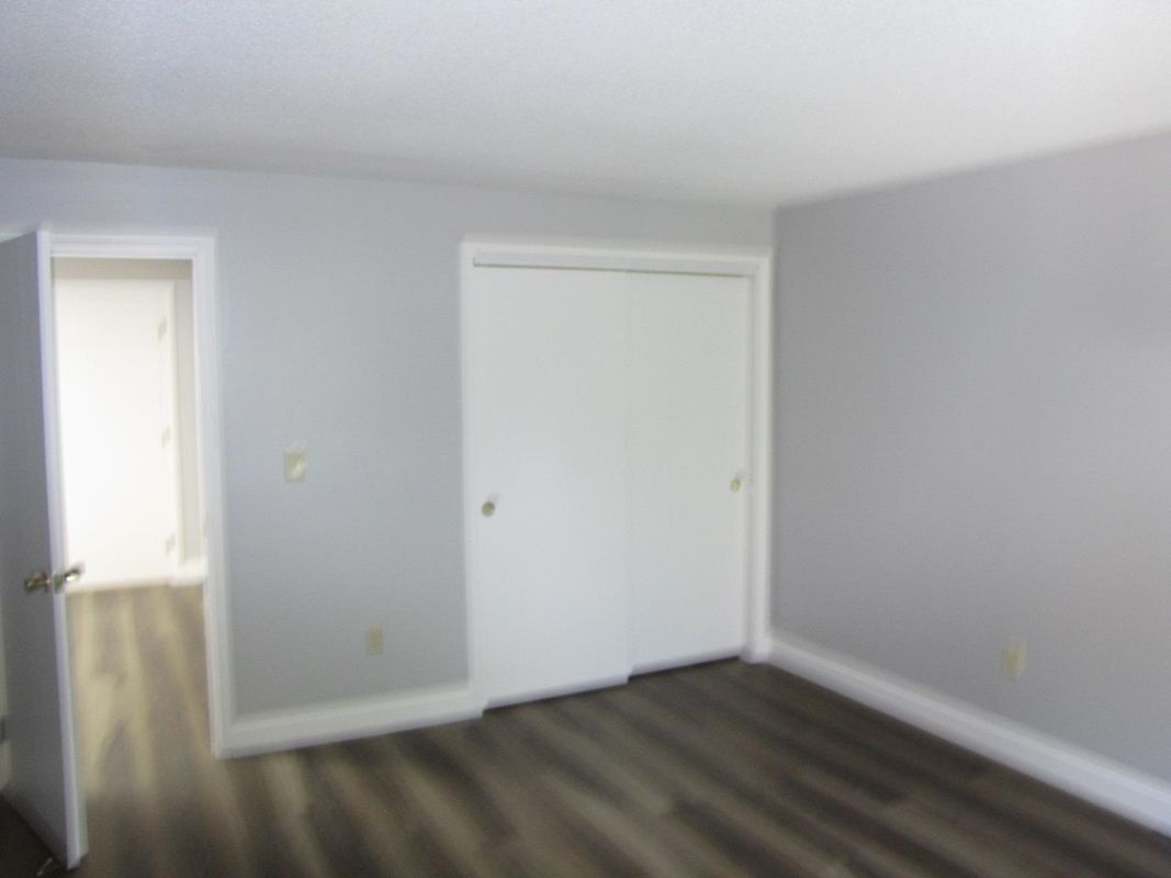 Building Photo - 1225 Bodwell Rd