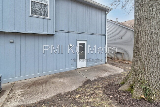 Building Photo - 15811 E 20 St S