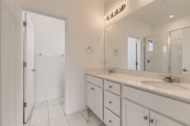 Building Photo - Single Family 3 Bed, 3 Bath Paired-Home in...