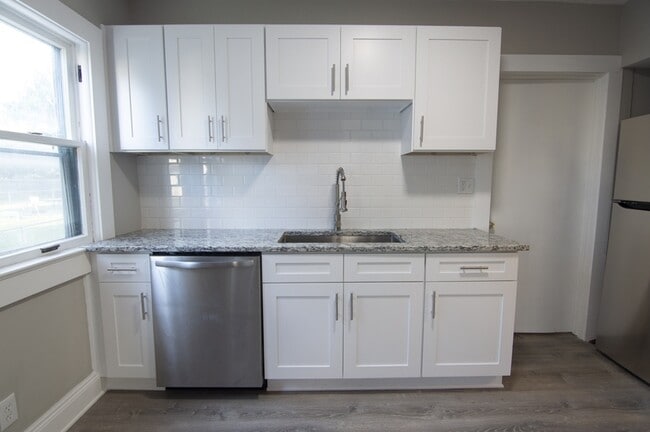 Building Photo - 3574 W 147th St