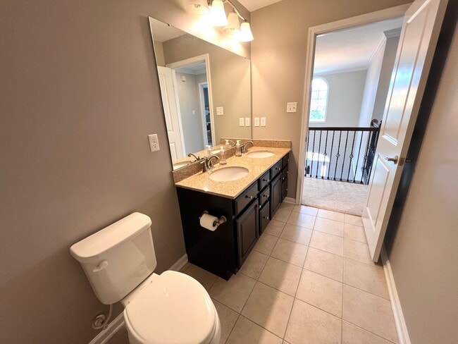 Building Photo - 3006 Farm View Dr