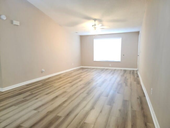 Building Photo - Duplex for Rent