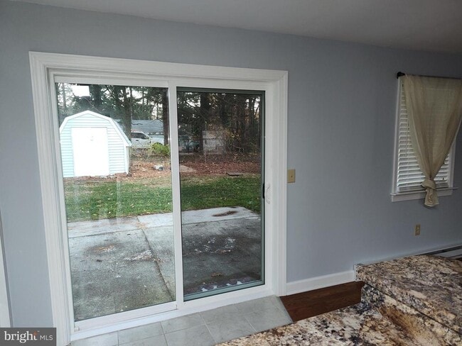 Building Photo - 8566 Dyott Ct