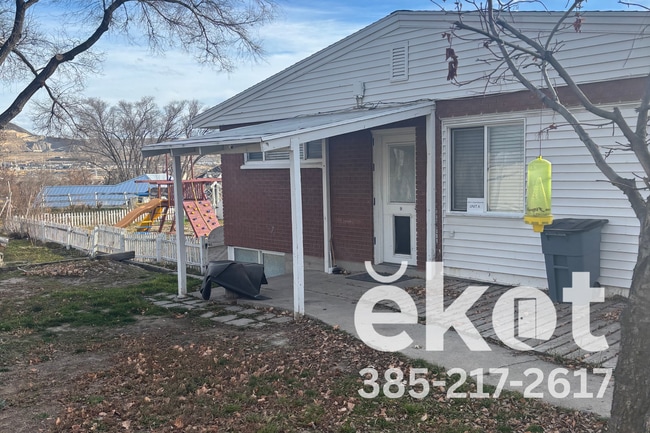 Building Photo - 14551 S Camp Williams Rd