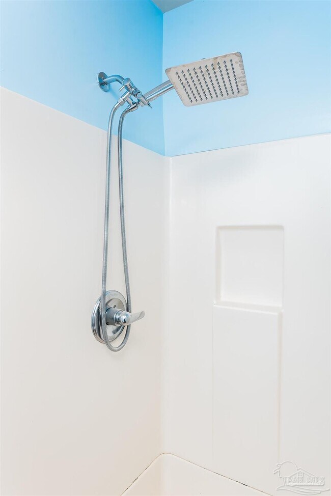 Building Photo - 418 Vancouver St