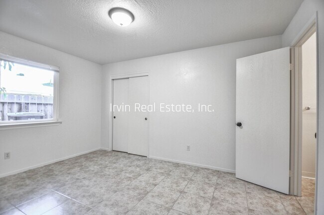 Building Photo - 3818 Otto Dr
