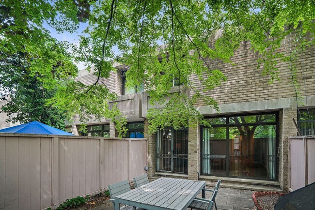 Building Photo - 1285 Delaware Ave SW