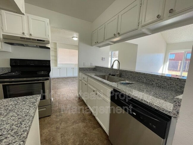 Building Photo - 10020 S Clegern St