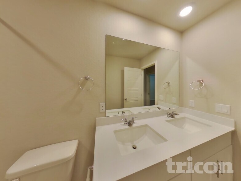 Building Photo - 5820 Zoey Wy