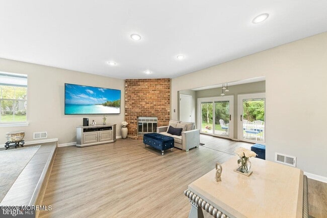 Building Photo - 41 Quince Ct