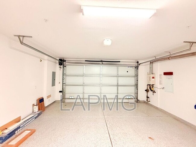 Building Photo - 4334 N Jimson Rd