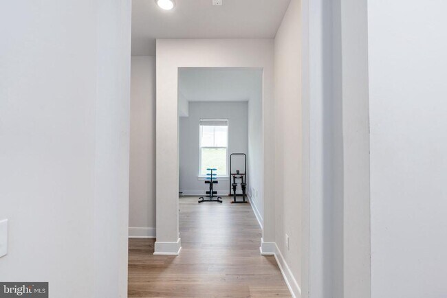 Building Photo - 1747 Riverbluff Ave