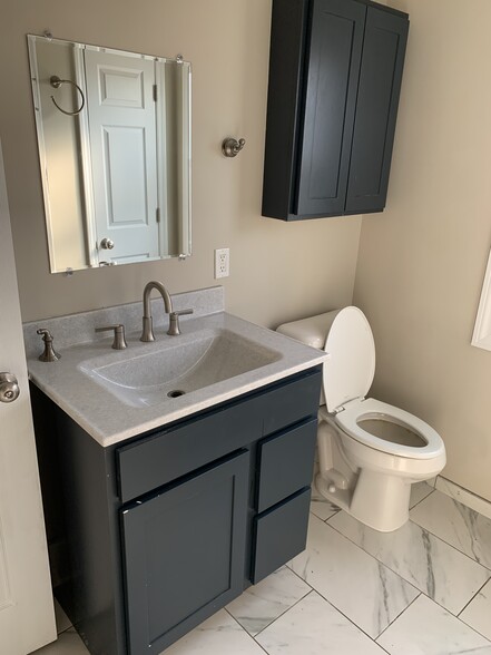 Building Photo - 111 Lincoln Ave