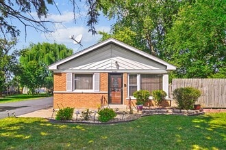 Building Photo - 6404 W 85th Pl