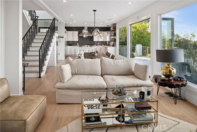 Building Photo - 3642 Alta Mesa Dr