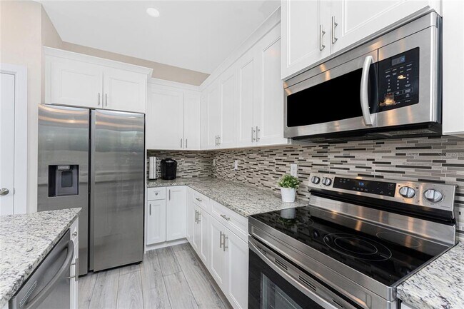 Building Photo - 7186 Rosemont Dr