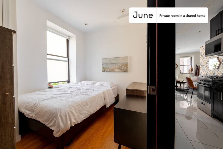 Building Photo - Room in Shared 3 bed/2 bath home