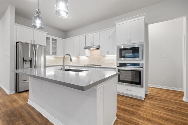 Building Photo - 117 Switch Bud Dr