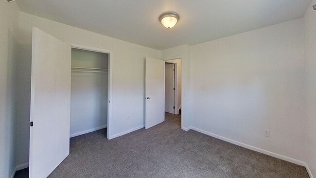 Building Photo - 4675 Holland St