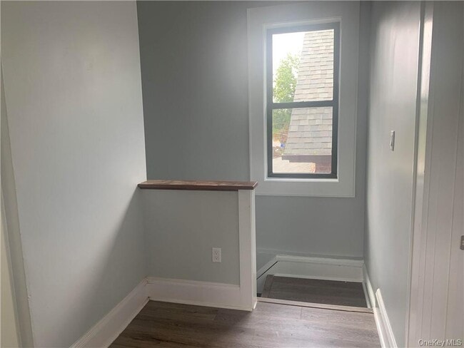 Building Photo - 753 US-9W
