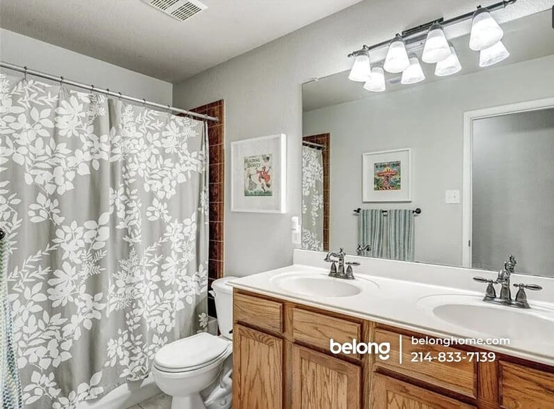 Building Photo - 2817 Hollow Ridge Dr