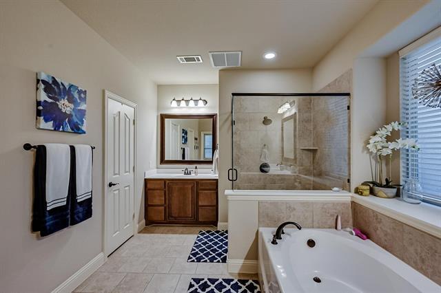 Building Photo - 3120 Pampa