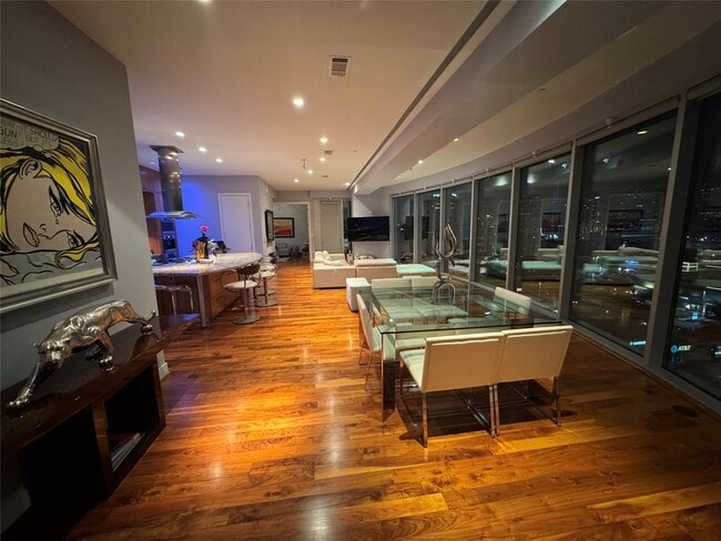 Building Photo - 1600 Post Oak Blvd